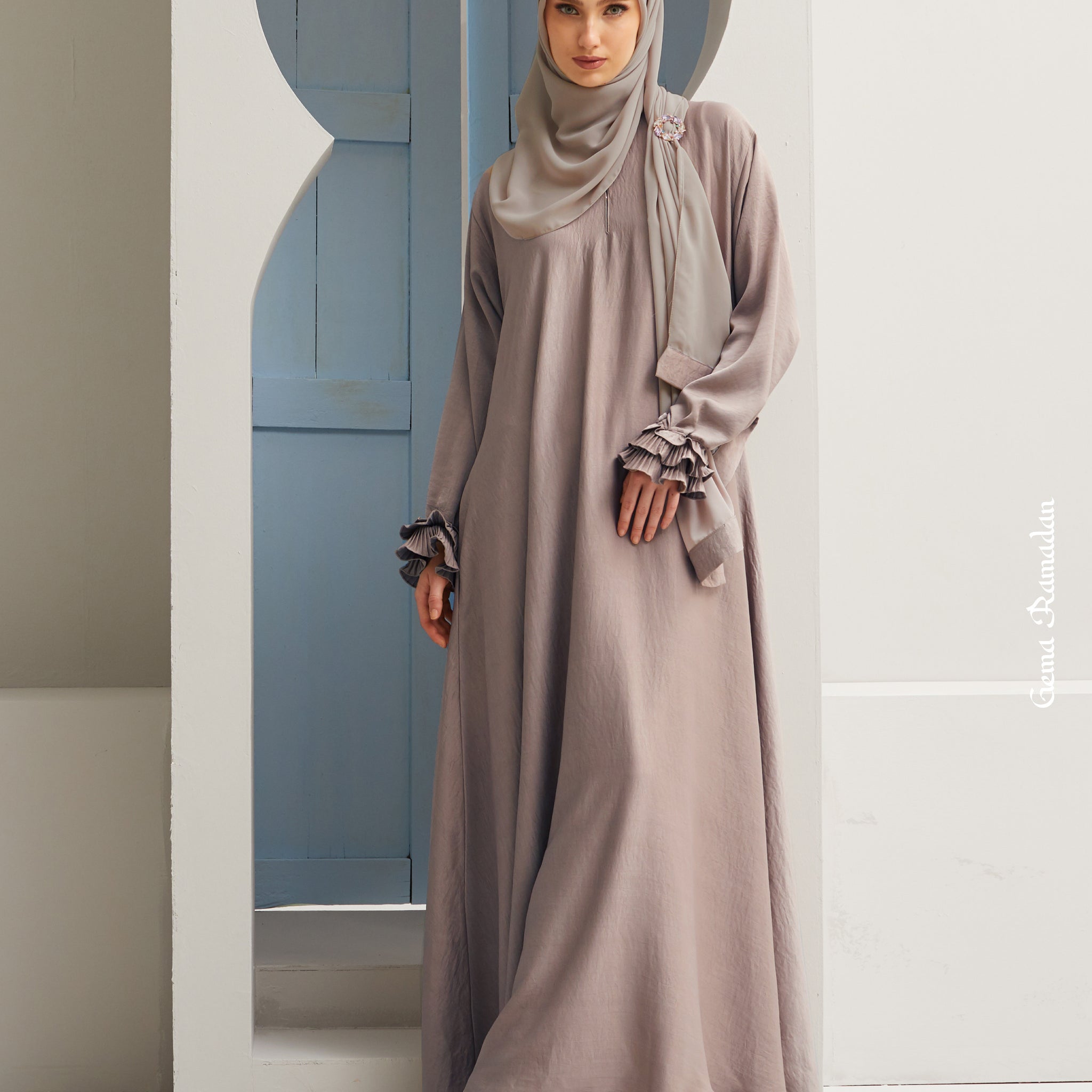 Marwa Abaya in Tan Brown