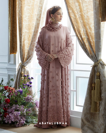 Genevive Abaya in Pink