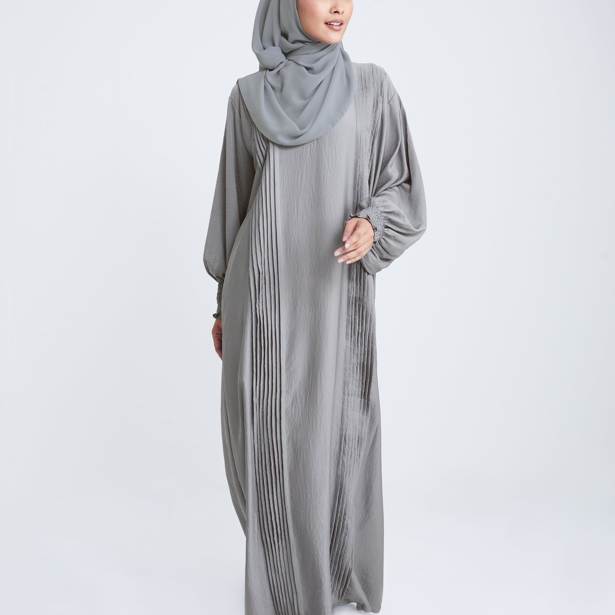 Hana Abaya in Grey