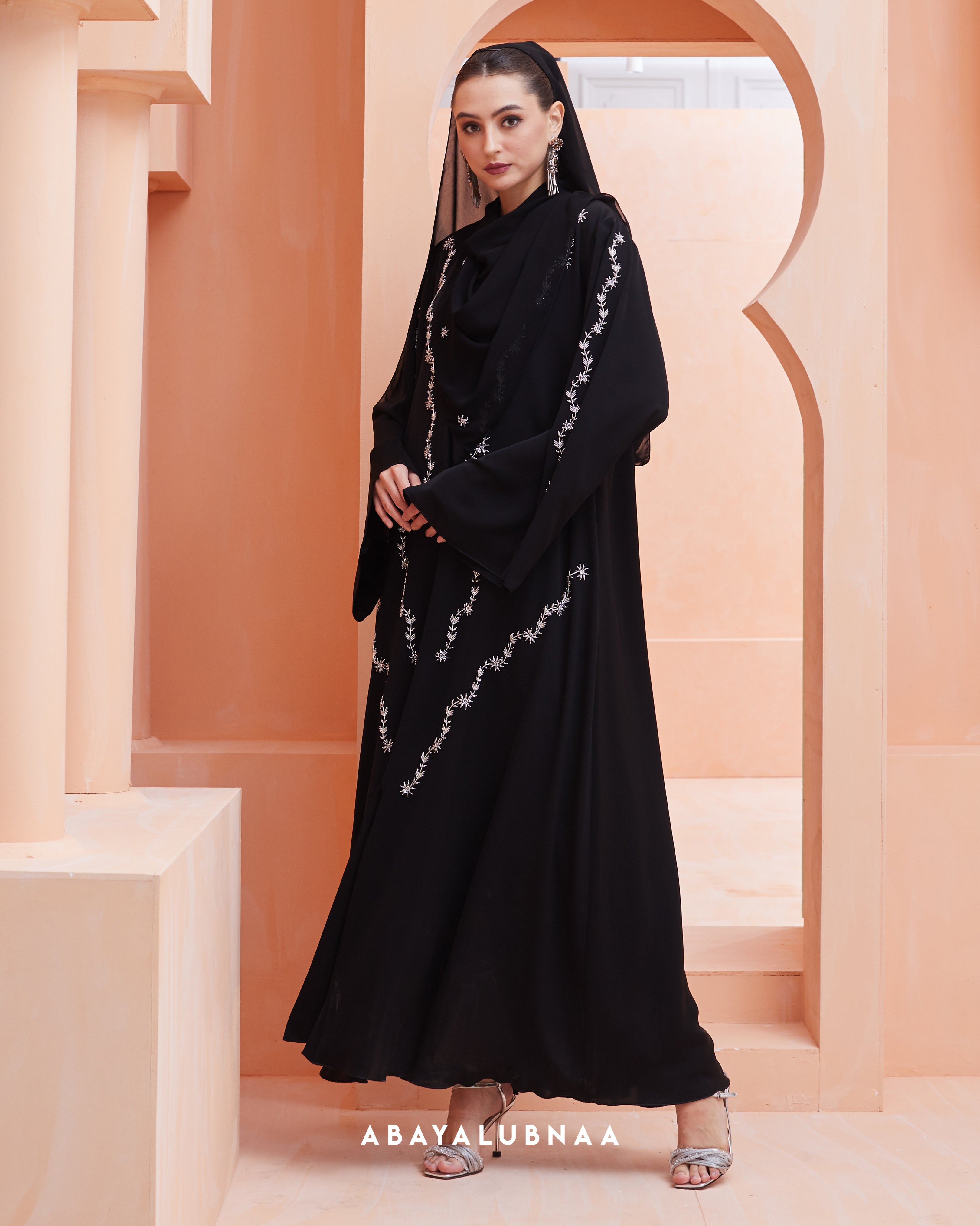 New model black on sale abaya