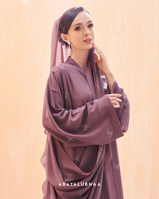 Lisa Abaya in Mulberry