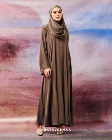 Reyna Abaya in Brown