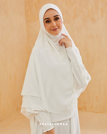 Khimar Zehra in Off White